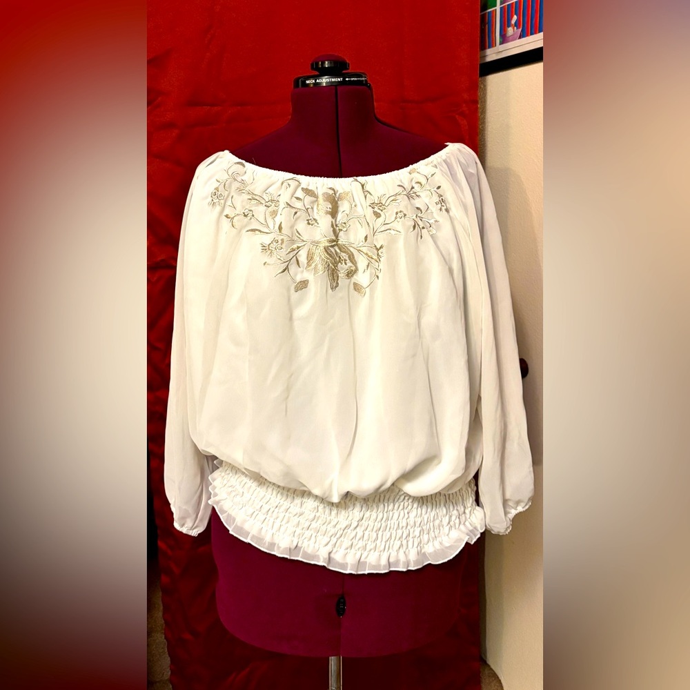 Colleen Lopez White Floral Embroidered Blouse